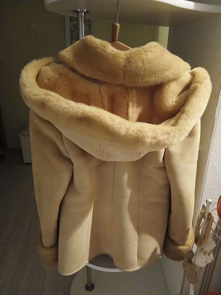 Продам короткую натуральную дублёнку - Фото 2