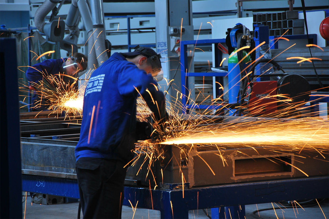 Требуются Сварщики на крупное предприятие - Фото 1