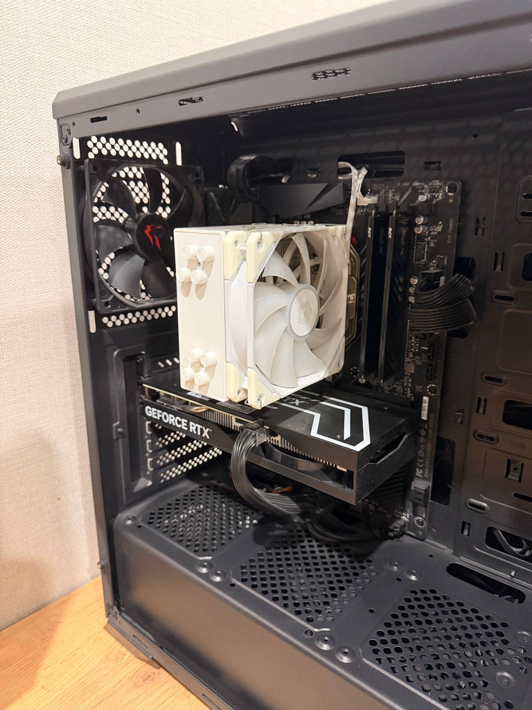 ПРОДАМ ПК+монитор(180ГЦ)+игровая мышь+игровая клавиатура+Коврик+компьютерный стол! - Фото 3