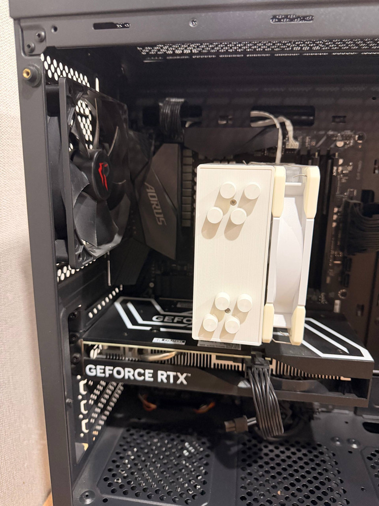 ПРОДАМ ПК+монитор(180ГЦ)+игровая мышь+игровая клавиатура+Коврик+компьютерный стол! - Фото 4