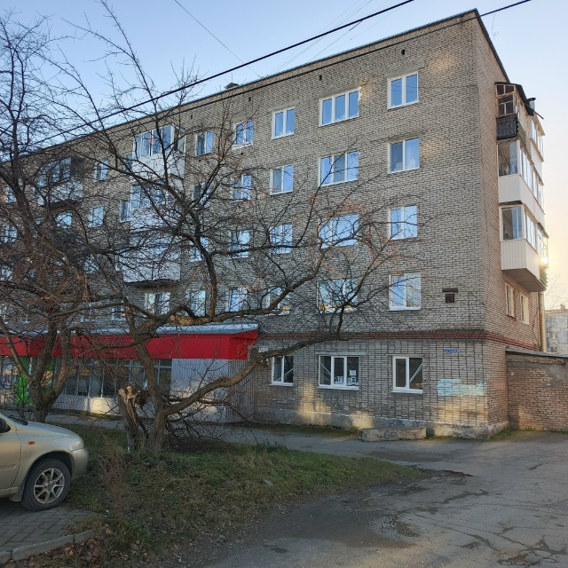 продам 2-ю квартиру, р-н 1 школы. - Фото 1