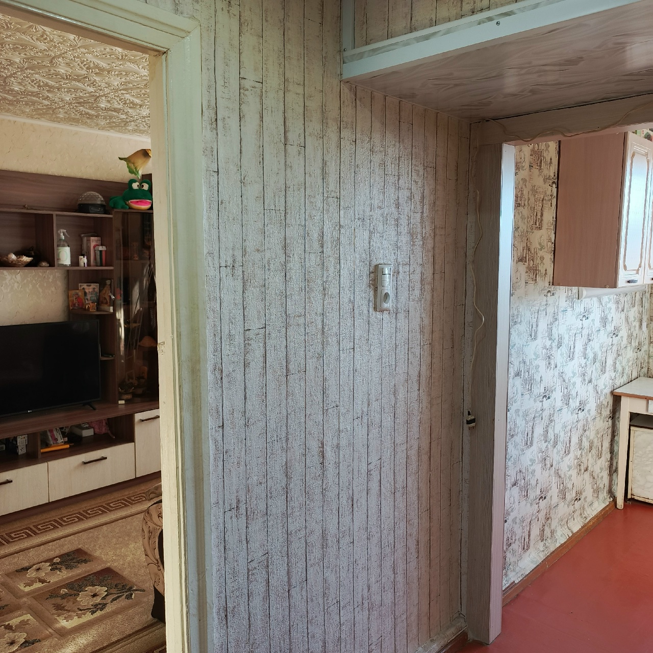 продам 2-ю квартиру, р-н 1 школы. - Фото 2