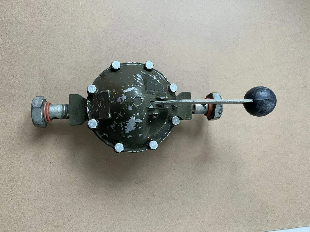 Ручной насос подкачки топлива на МАЗ - Фото 1