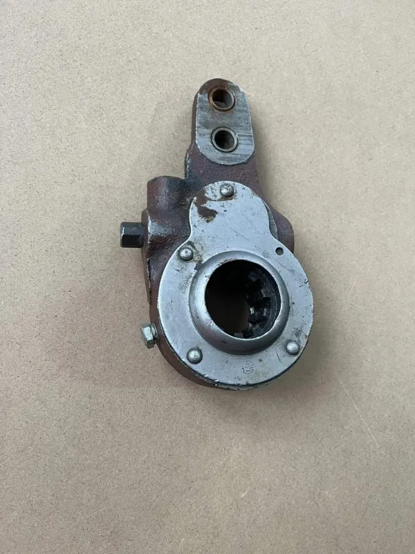 Трещетка(регулировочный рычаг тормоза) - Фото 1