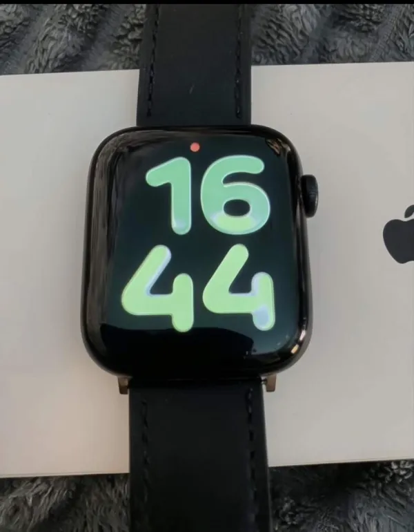 Смарт-часы Apple Watch SE 2023 44 mm - Фото 4