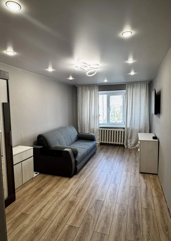 Продам 2-комнатную квартиру - Фото 1