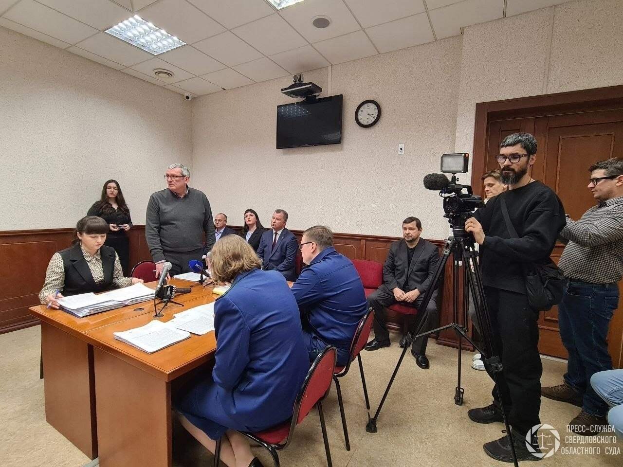 Почему и как мэра Серова лишили должности