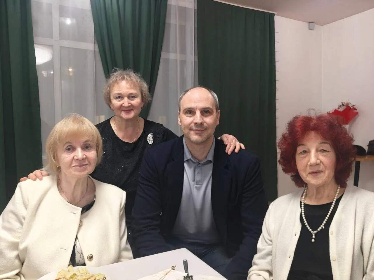 Денис Паслер принял участие в традиционной встрече выпускников школы