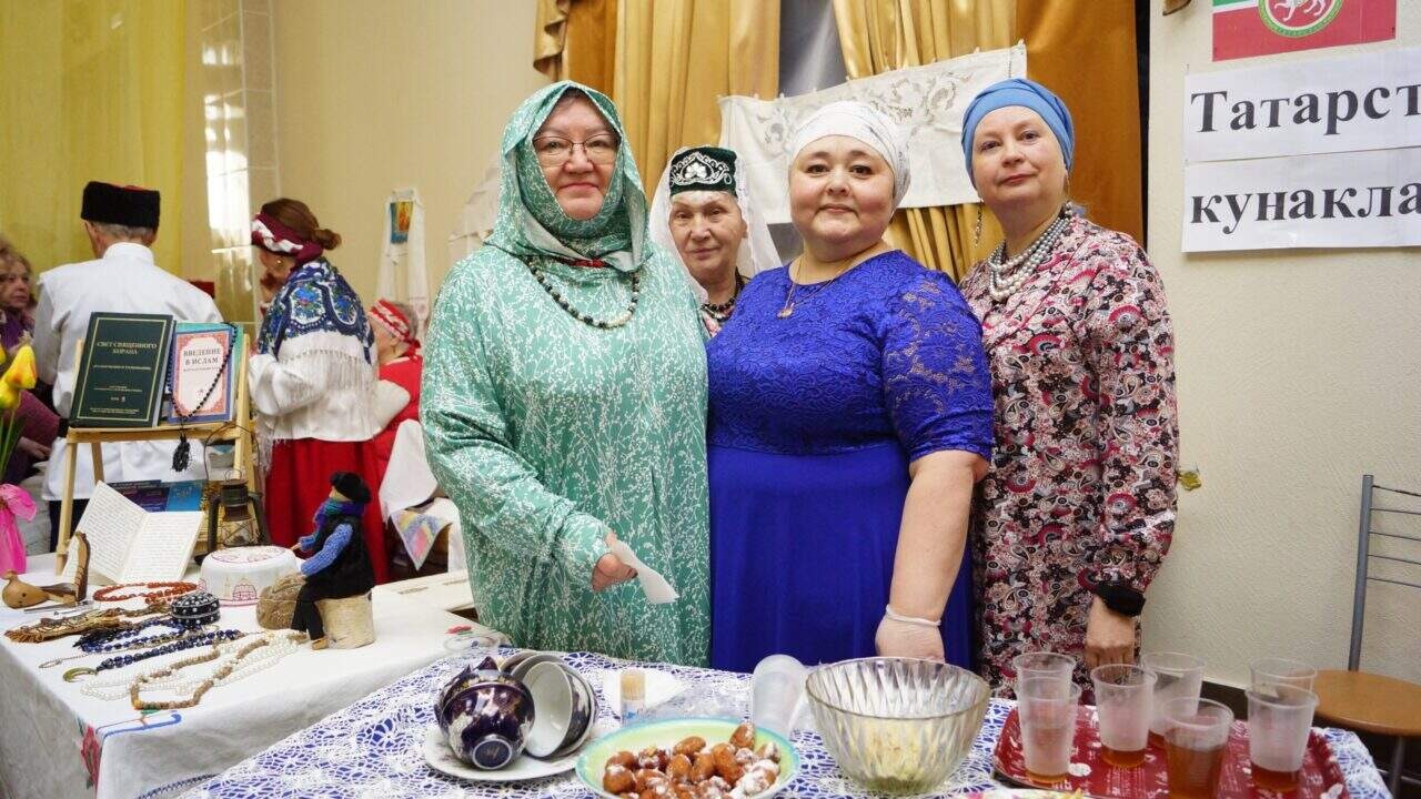 Год единства народов России открыт в ДК «Металлург»!