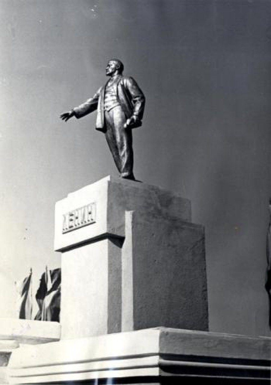 Памятник Владимиру Ильичу Ленину.1960 г.