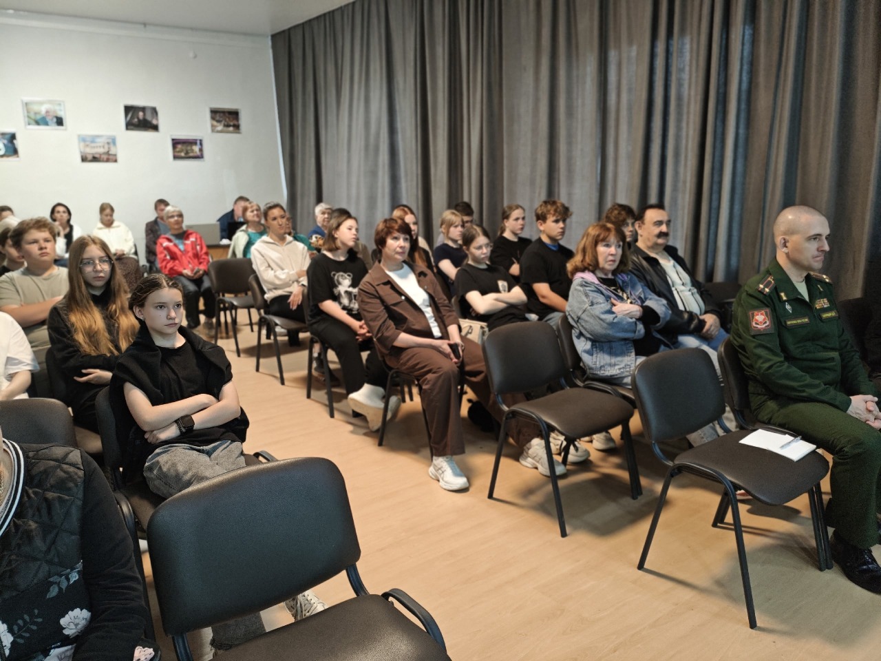 В Свердловской области впервые отметили День ветеранов боевых действий: встреча поколений состоялась в ДК "Металлург"