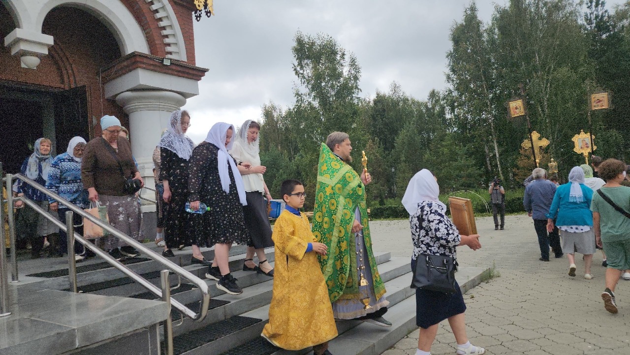 «Мы должны уметь прощать, принимать, любить друг друга...»
