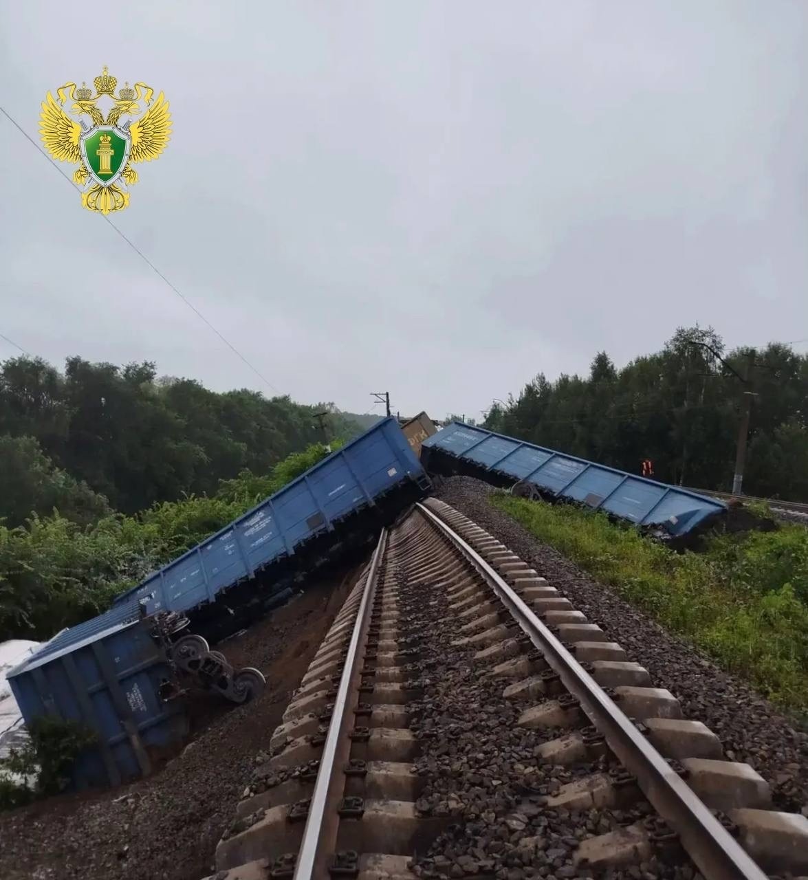 Сход вагонов задержал поезда, следующие в Екатеринбург.