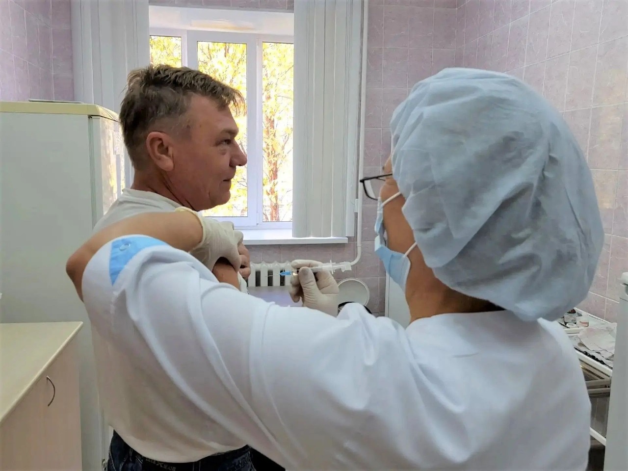 Для предупреждения заражения гепатитом А свердловские медики привили более 4,7 тысяч жителей затронутых паводком территорий