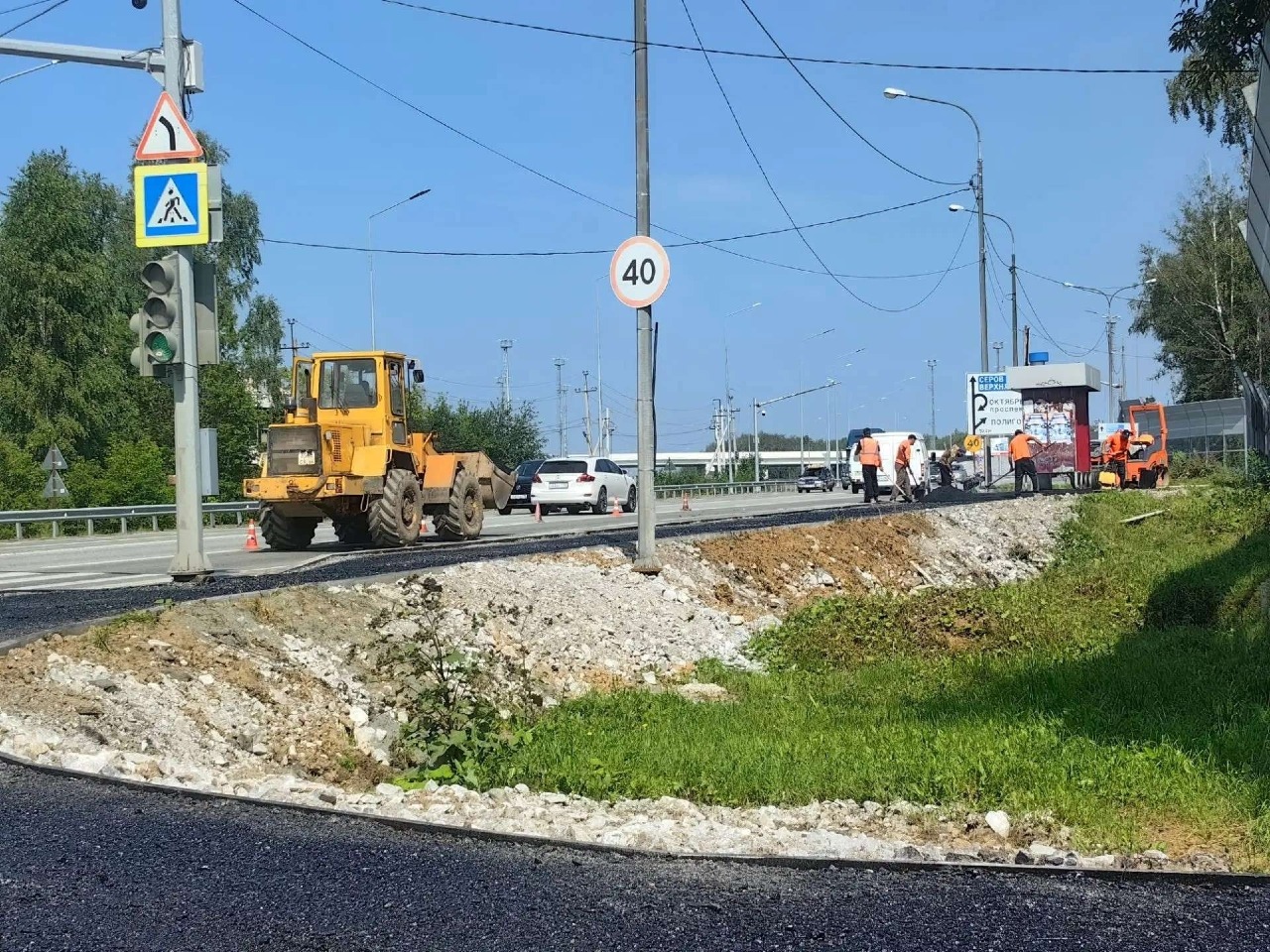 Дорожники завершают обустройство элементов безопасности на участках южного подъезда к Нижнему Тагилу