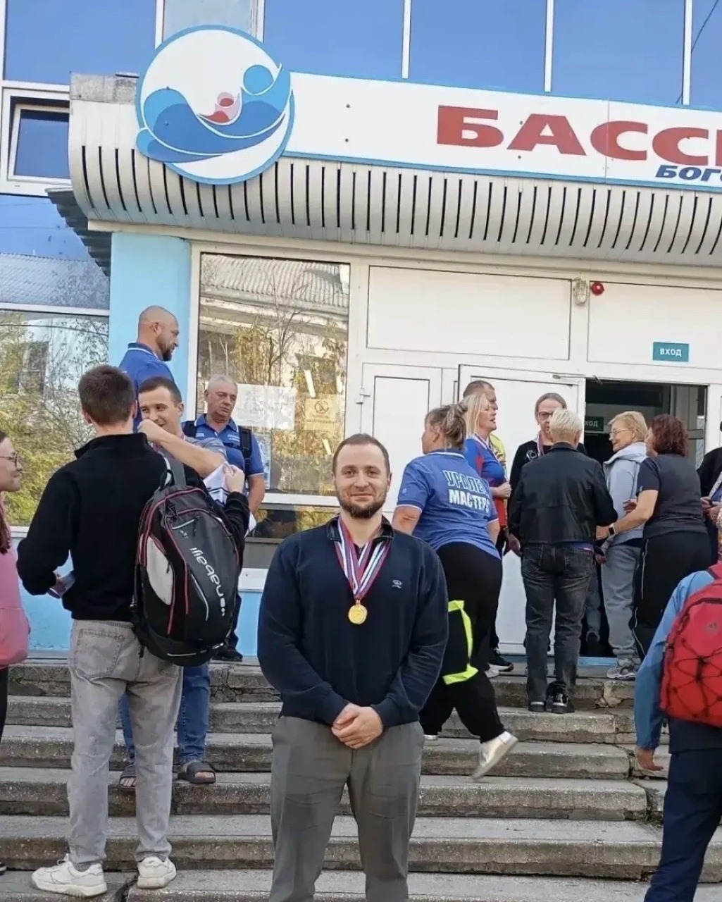 Три золота и бронза: успех красноуральского пловца Евгения Лисневского
