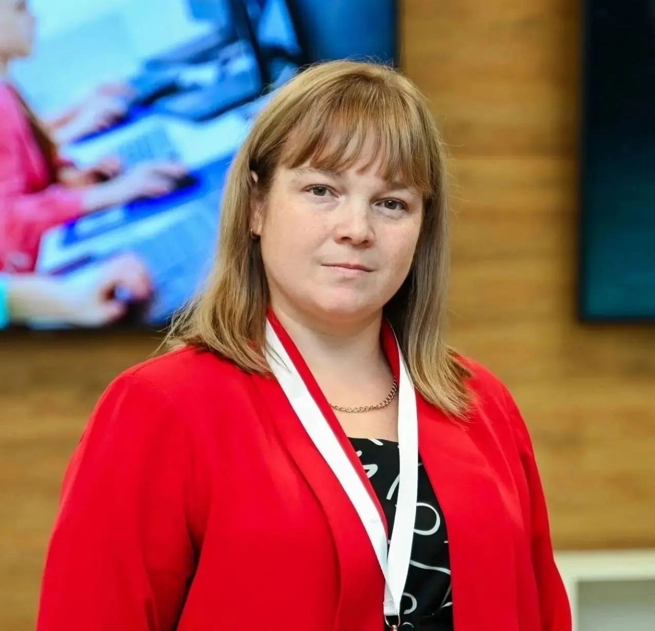 Педагог дополнительного образования ДЮЦ «Ровесник» Шаденко Ирина Анатольевна стала лауреатом премии Губернатора Свердловской области.