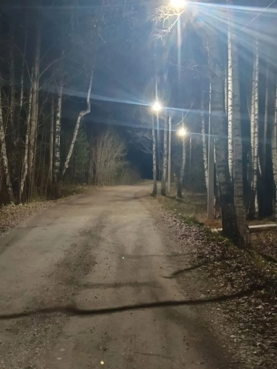 В муниципальном округе Красноуральск ведутся масштабные работы по освещению улиц.