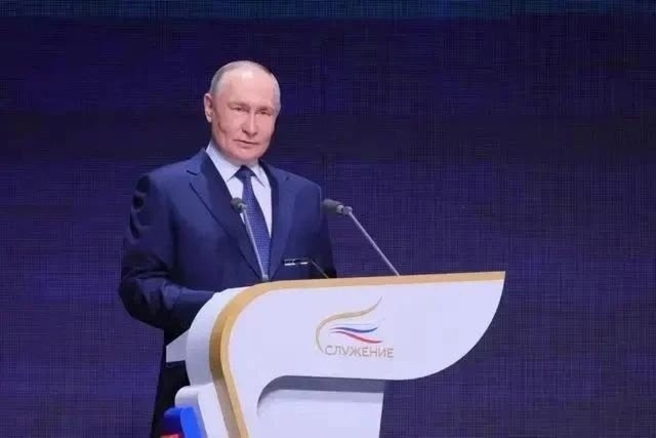 Денис Паслер пригласил свердловчан принять участие в IV Всероссийской муниципальной премии «Служение»